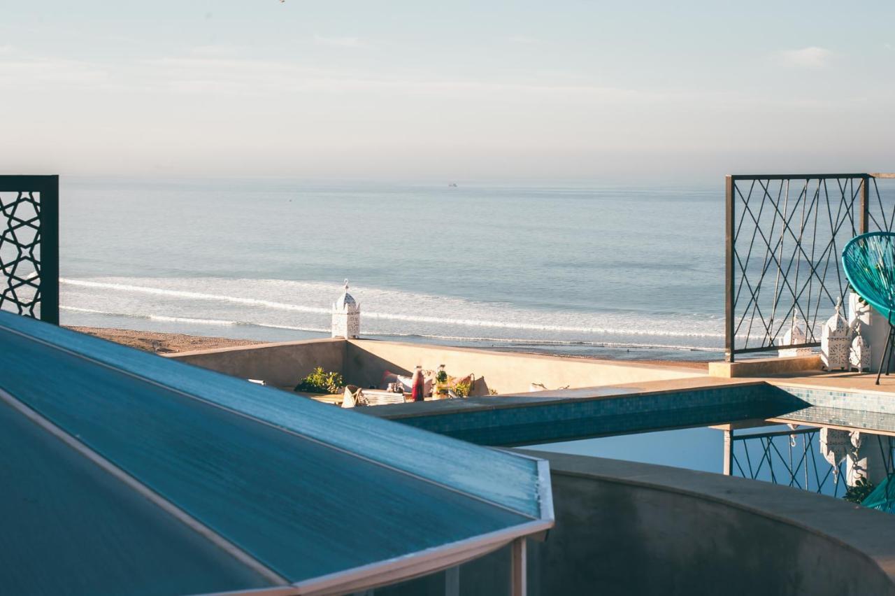 The Yogi Surfer Hotel Taghazout Bagian luar foto