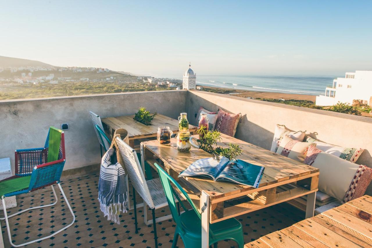The Yogi Surfer Hotel Taghazout Bagian luar foto